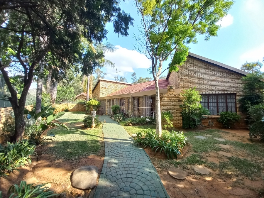 4 Bedroom Property for Sale in Safari Gardens North West
